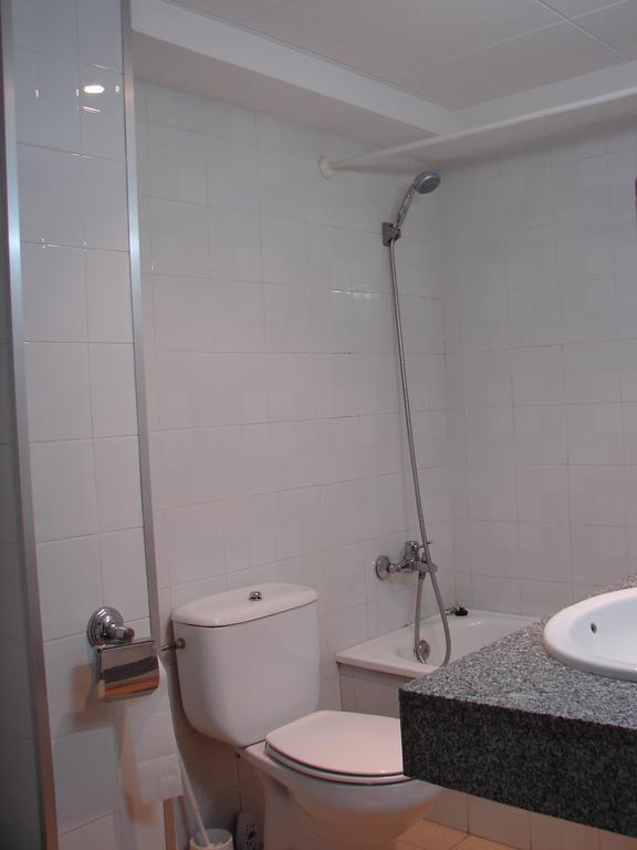 Hostal Del Ripolles Екстериор снимка