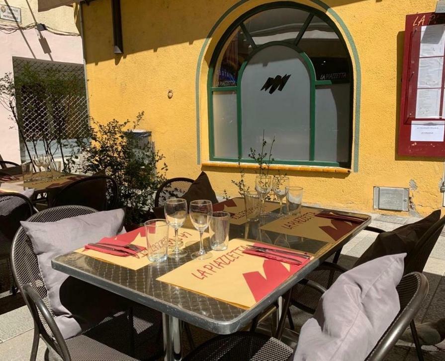 Hostal Del Ripolles Екстериор снимка
